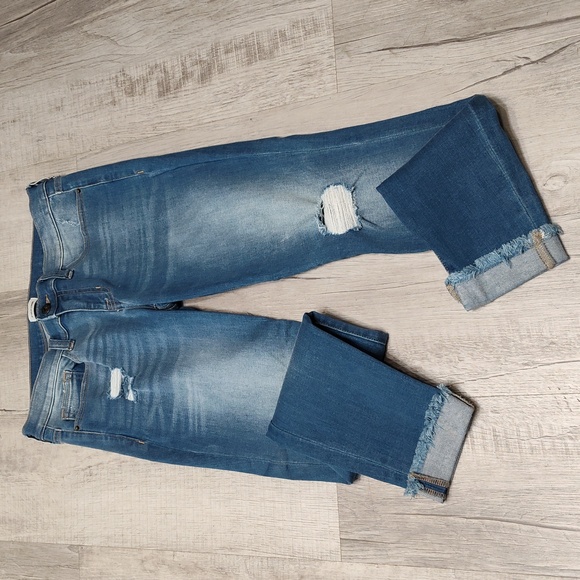 Sneak peek rip Jean sz 9 - Picture 1 of 6